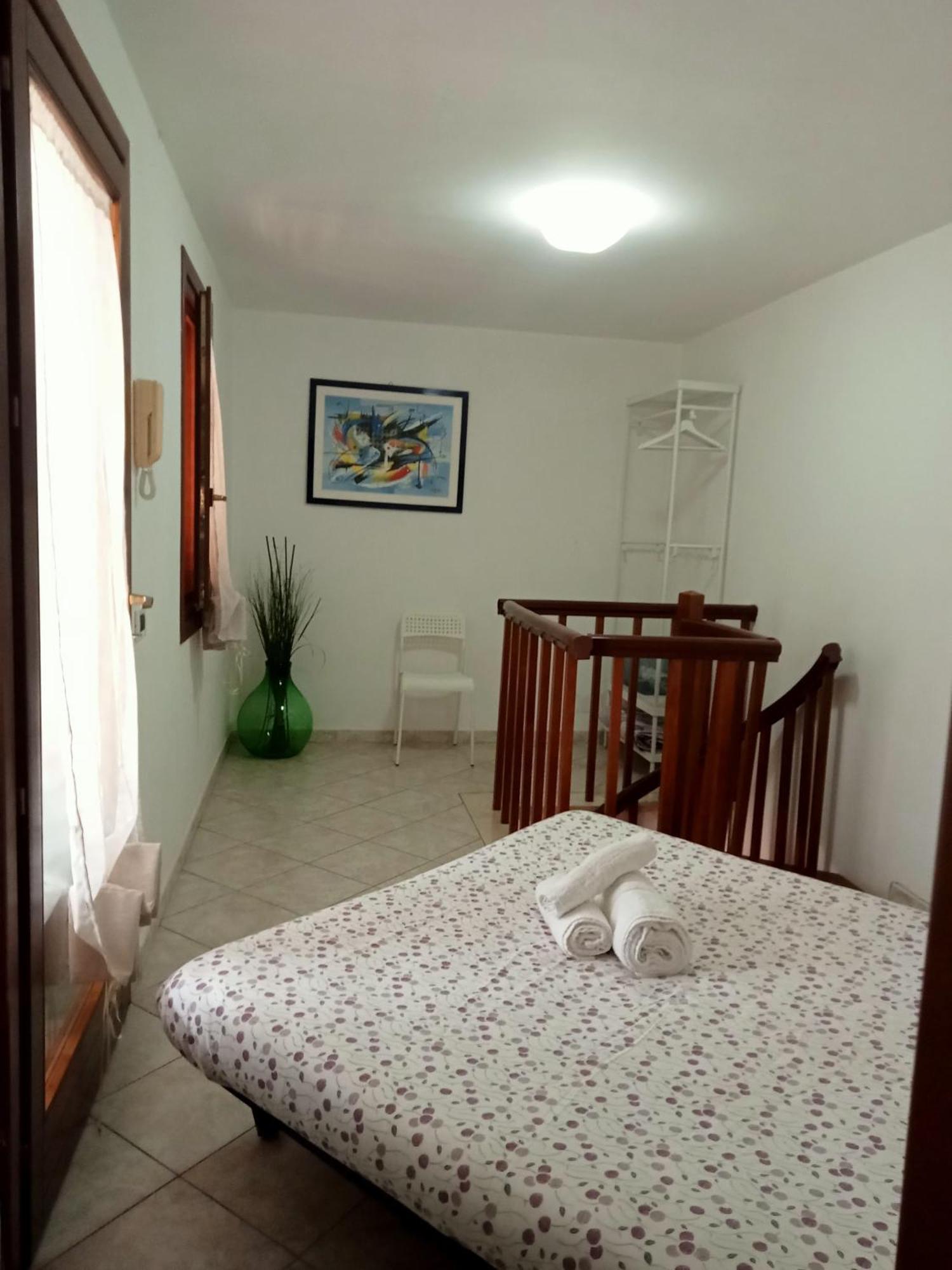 Case Colombo E Mattarella: Central Apartments with Wi-Fi and Free Parking San Vito Lo Capo Room photo